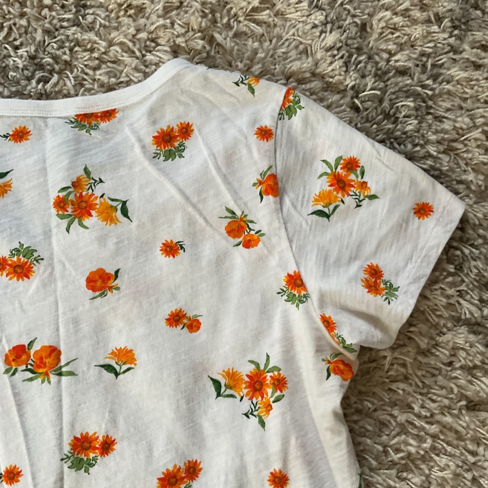 Old Navy EveryWear V-Neck Floral T-Shirt White Orange Yellow Size L - Picture 12 of 13